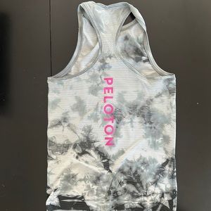 Women’s Lululemon/ Peloton workout tank. Size 6